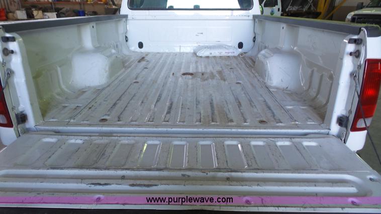 image for item J4738 2006 Ford F250 Super Duty pickup truck
