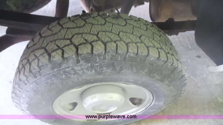 image for item J4738 2006 Ford F250 Super Duty pickup truck