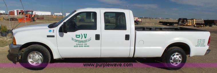 image for item J6206 2001 Ford F250 Super Duty XL Crew Cab pickup truck