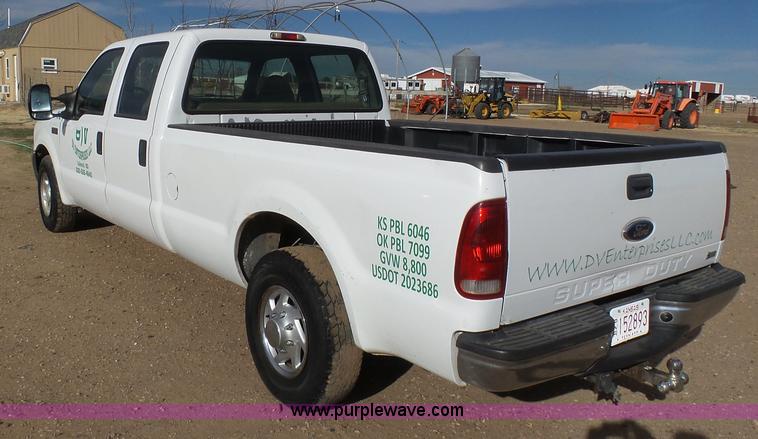 image for item J6206 2001 Ford F250 Super Duty XL Crew Cab pickup truck