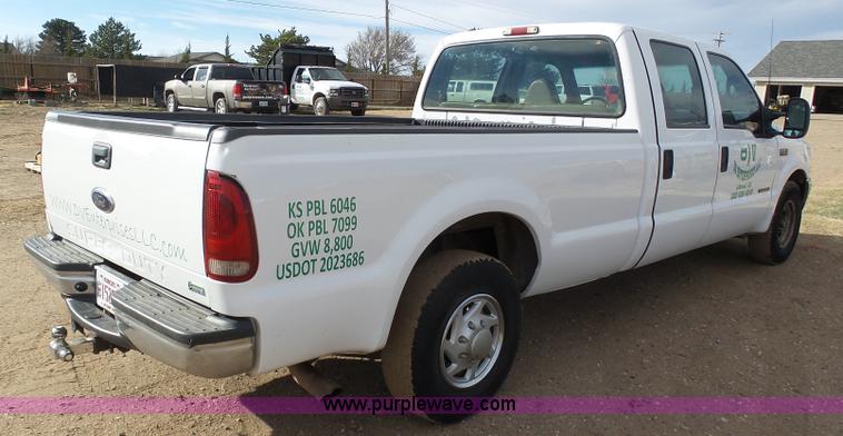 image for item J6206 2001 Ford F250 Super Duty XL Crew Cab pickup truck