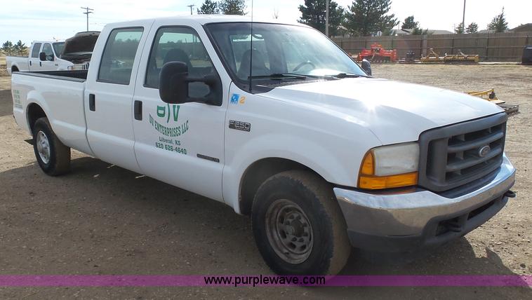 image for item J6206 2001 Ford F250 Super Duty XL Crew Cab pickup truck