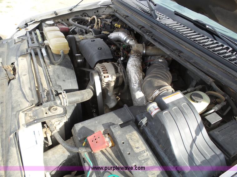 image for item J6206 2001 Ford F250 Super Duty XL Crew Cab pickup truck