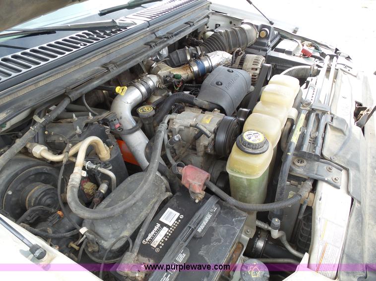 image for item J6206 2001 Ford F250 Super Duty XL Crew Cab pickup truck