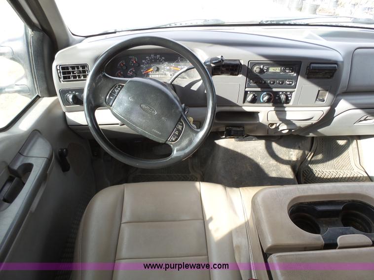 image for item J6206 2001 Ford F250 Super Duty XL Crew Cab pickup truck