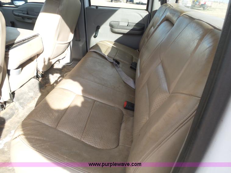 image for item J6206 2001 Ford F250 Super Duty XL Crew Cab pickup truck