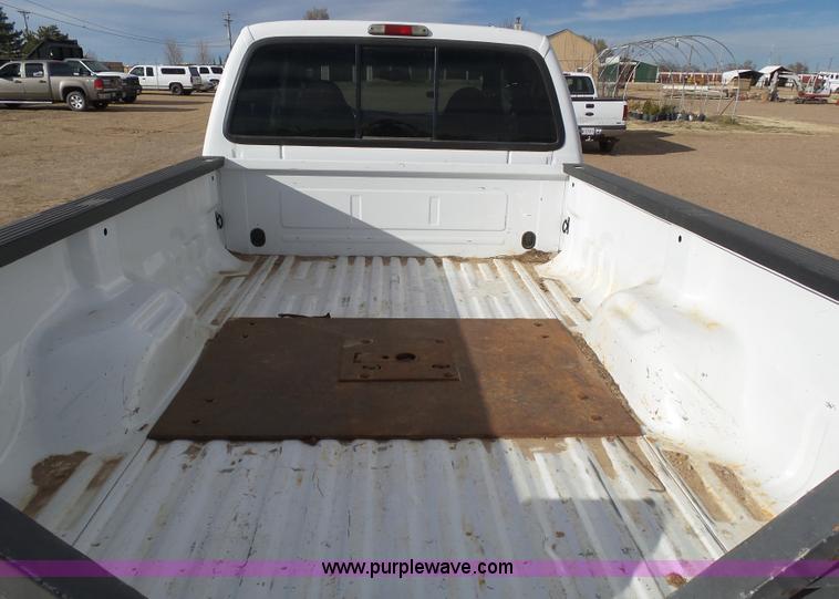 image for item J6207 1999 Ford F350 Super Duty Crew Cab pickup truck