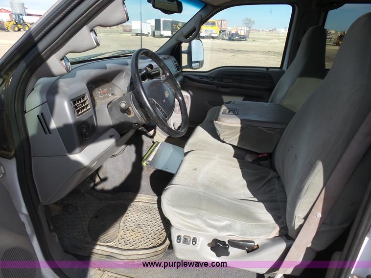 image for item J6207 1999 Ford F350 Super Duty Crew Cab pickup truck