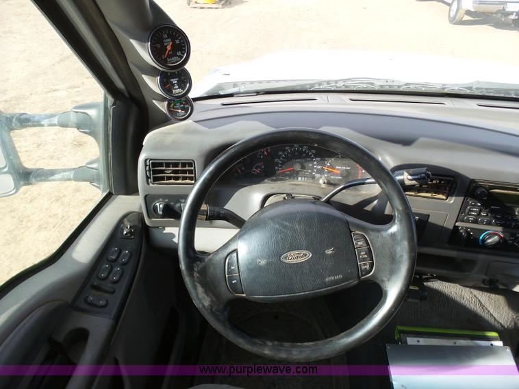 image for item J6207 1999 Ford F350 Super Duty Crew Cab pickup truck