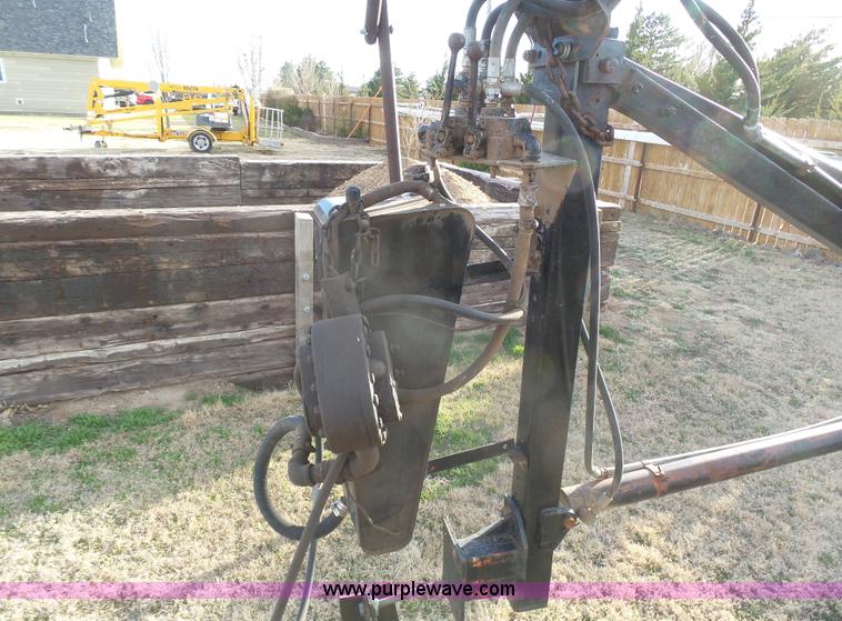 image for item J6208 Farm Hand F11 loader