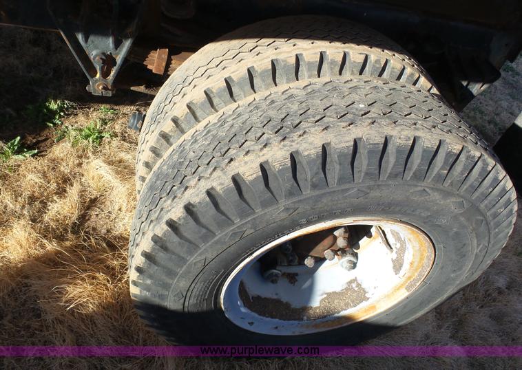 image for item J6209 1978 International Cargo Star 1950B dump truck