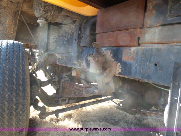 image for item J6209 1978 International Cargo Star 1950B dump truck