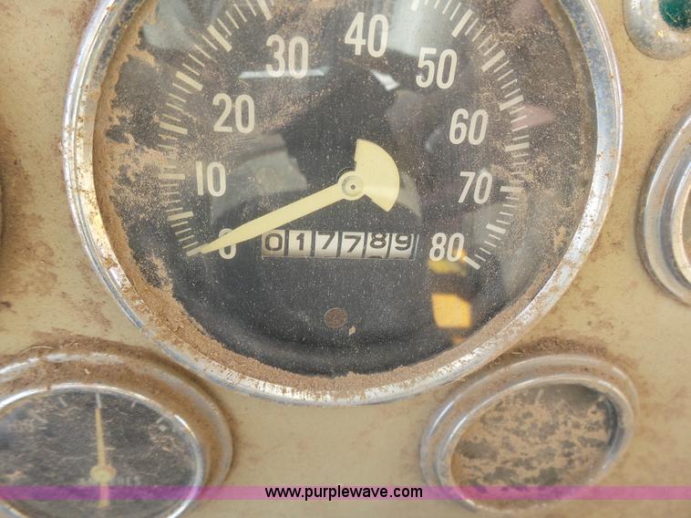 image for item J6209 1978 International Cargo Star 1950B dump truck