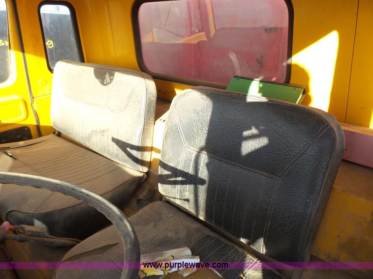 image for item J6209 1978 International Cargo Star 1950B dump truck