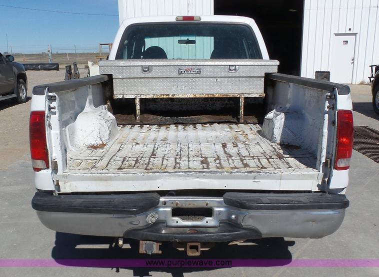 image for item J6212 2004 Ford F250 Super Duty XL Crew Cab pickup truck