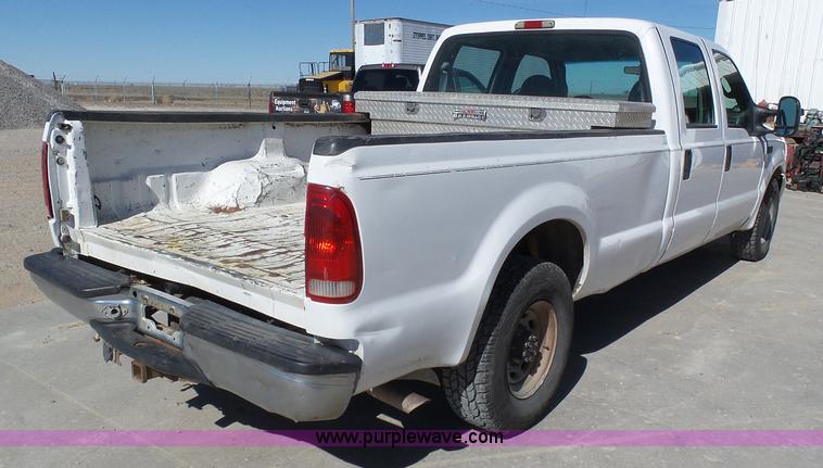 image for item J6212 2004 Ford F250 Super Duty XL Crew Cab pickup truck