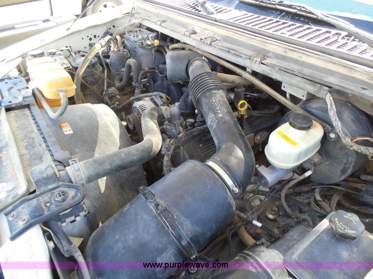 image for item J6212 2004 Ford F250 Super Duty XL Crew Cab pickup truck