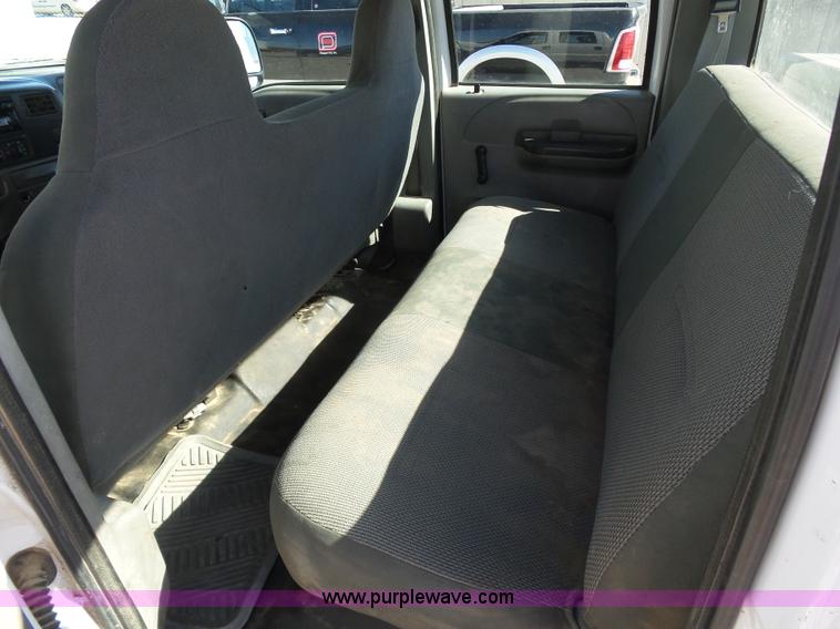 image for item J6212 2004 Ford F250 Super Duty XL Crew Cab pickup truck