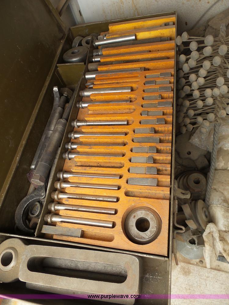 image for item J6213 Assorted tools