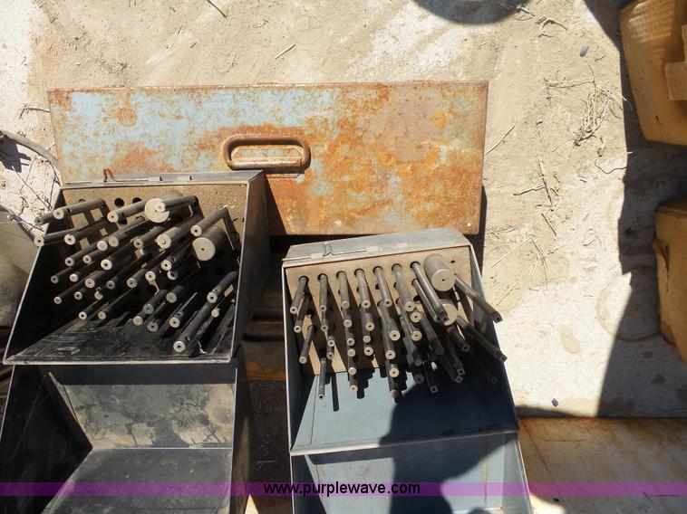 image for item J6213 Assorted tools