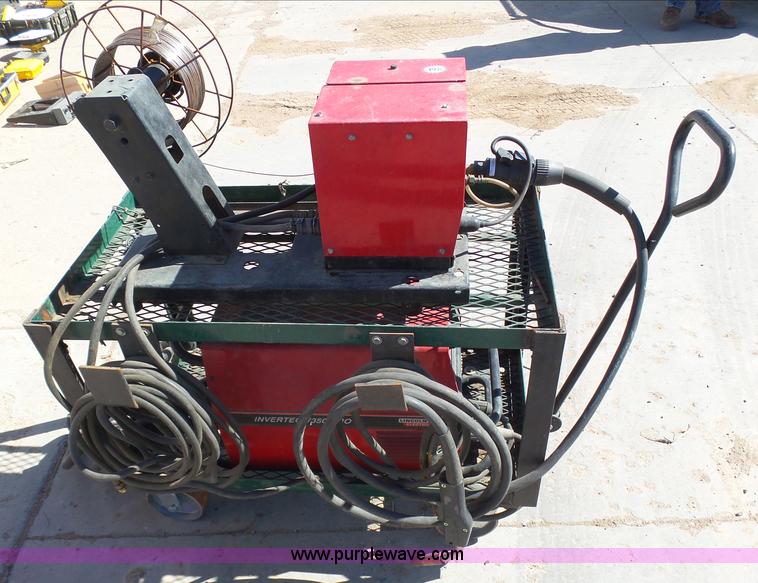 image for item J6213 Assorted tools