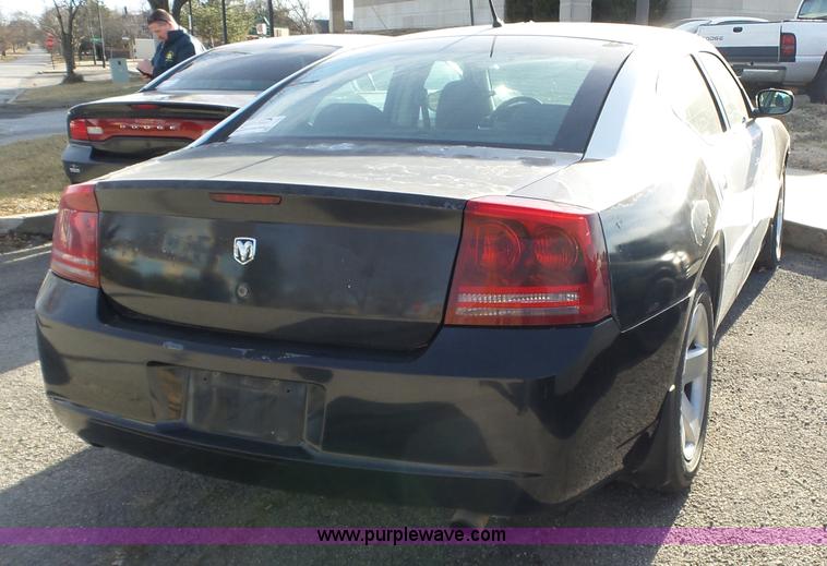 image for item J7669 2008 Dodge Charger SE