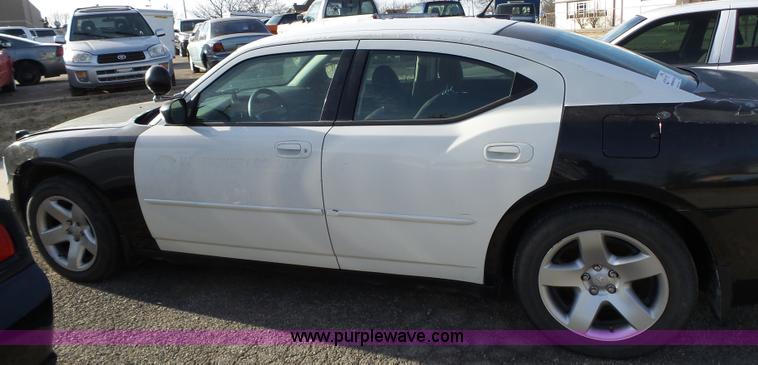 image for item J7669 2008 Dodge Charger SE