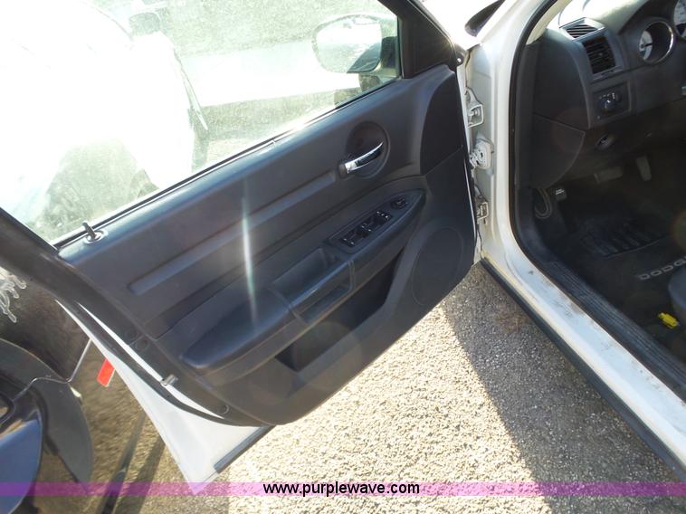 image for item J7669 2008 Dodge Charger SE