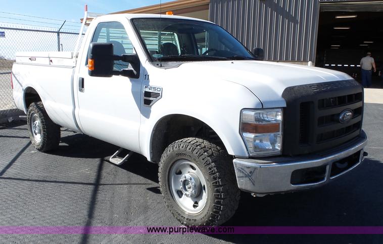 image for item J7686 2009 Ford F250 Super Duty pickup truck