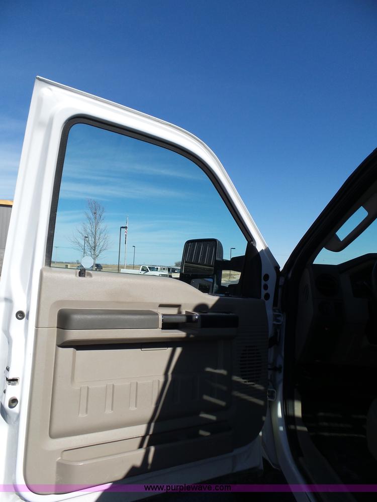 image for item J7686 2009 Ford F250 Super Duty pickup truck
