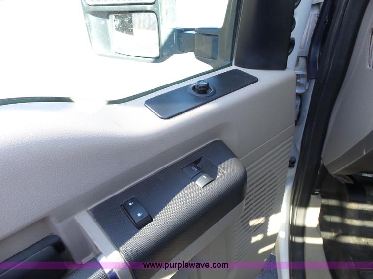 image for item J7686 2009 Ford F250 Super Duty pickup truck