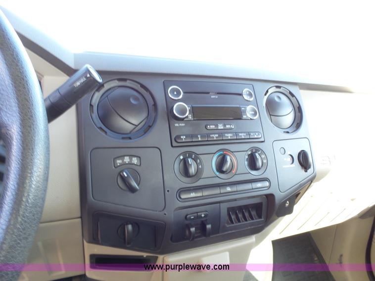 image for item J7686 2009 Ford F250 Super Duty pickup truck