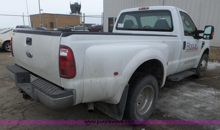 image for item J8847 2008 Ford F350 Super Duty XLT pickup truck