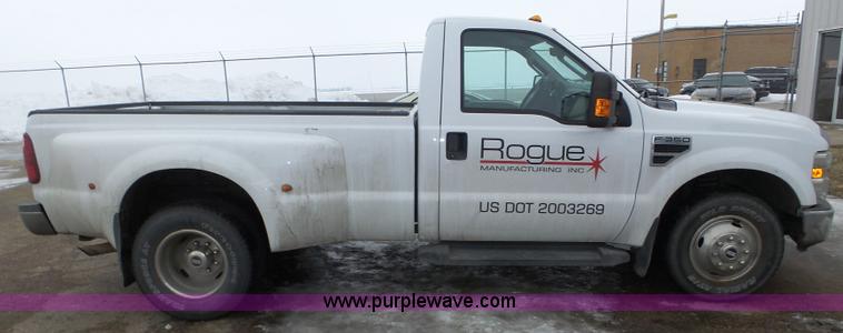 image for item J8847 2008 Ford F350 Super Duty XLT pickup truck