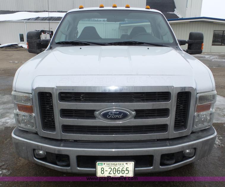 image for item J8847 2008 Ford F350 Super Duty XLT pickup truck