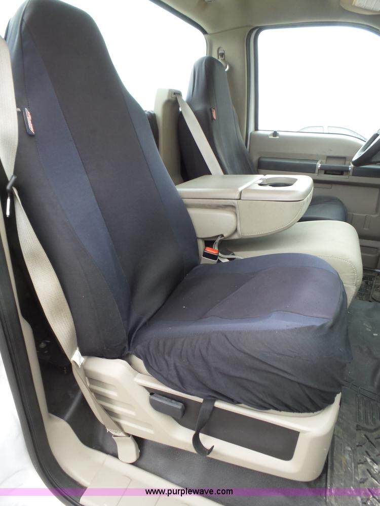 image for item J8847 2008 Ford F350 Super Duty XLT pickup truck