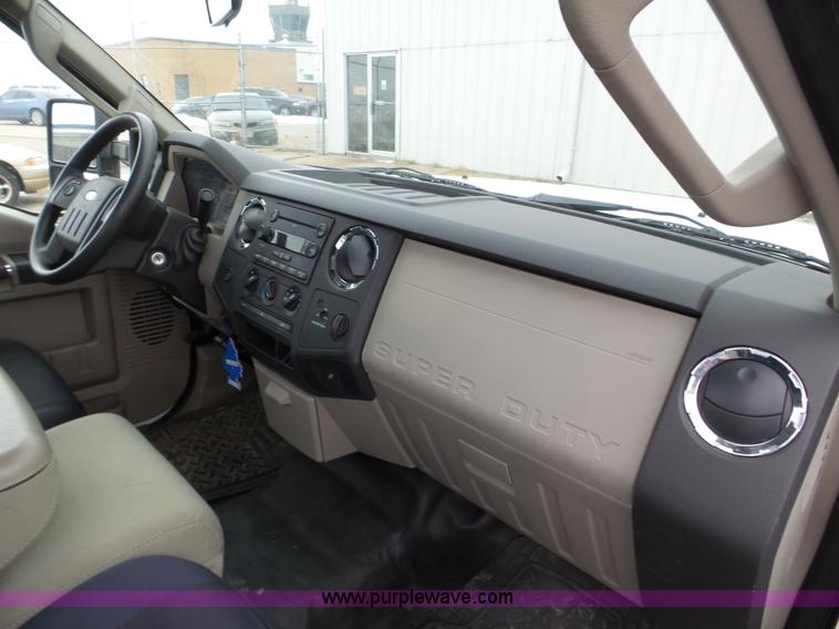 image for item J8847 2008 Ford F350 Super Duty XLT pickup truck