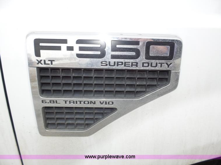 image for item J8847 2008 Ford F350 Super Duty XLT pickup truck