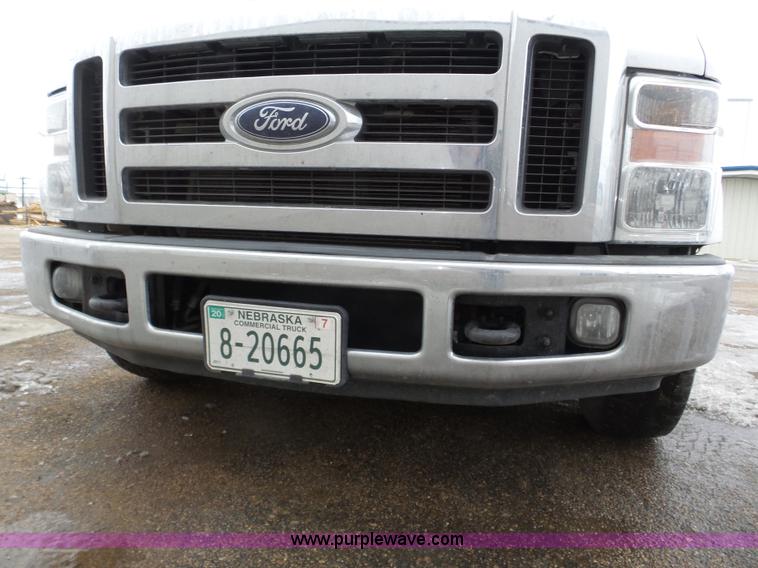 image for item J8847 2008 Ford F350 Super Duty XLT pickup truck