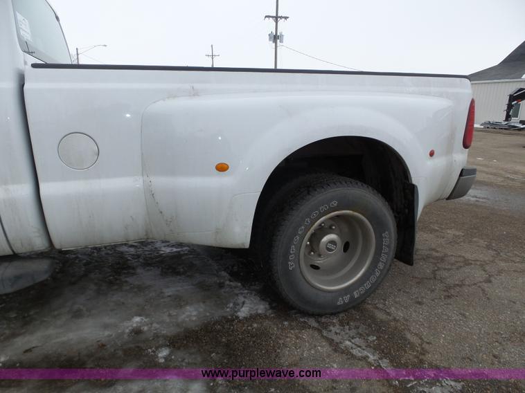 image for item J8847 2008 Ford F350 Super Duty XLT pickup truck