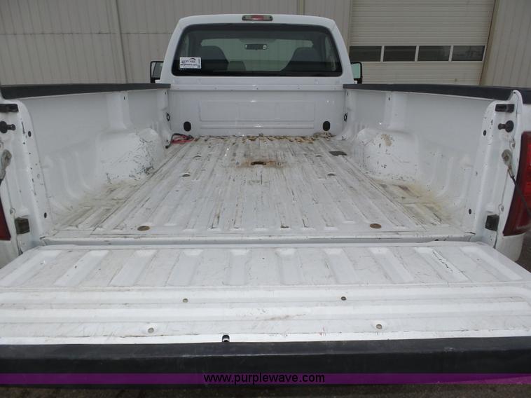 image for item J8847 2008 Ford F350 Super Duty XLT pickup truck
