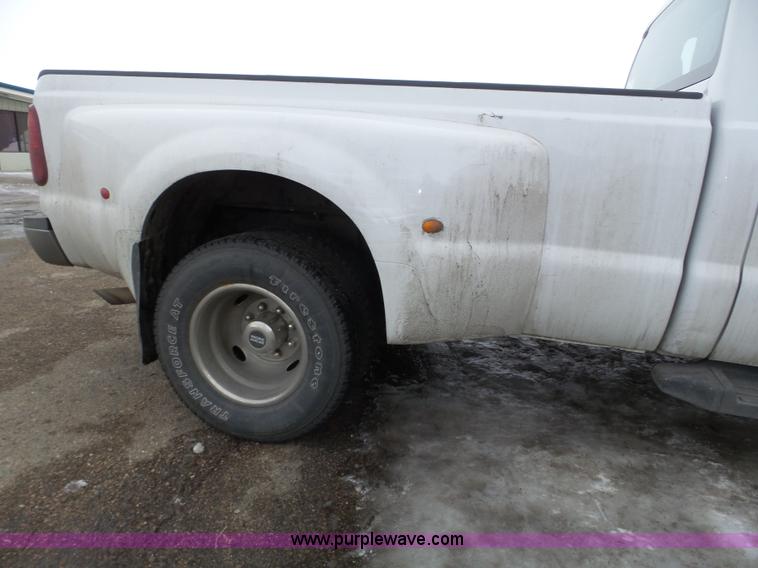 image for item J8847 2008 Ford F350 Super Duty XLT pickup truck