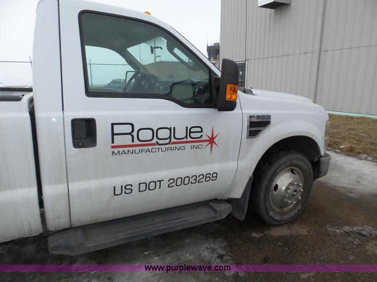 image for item J8847 2008 Ford F350 Super Duty XLT pickup truck