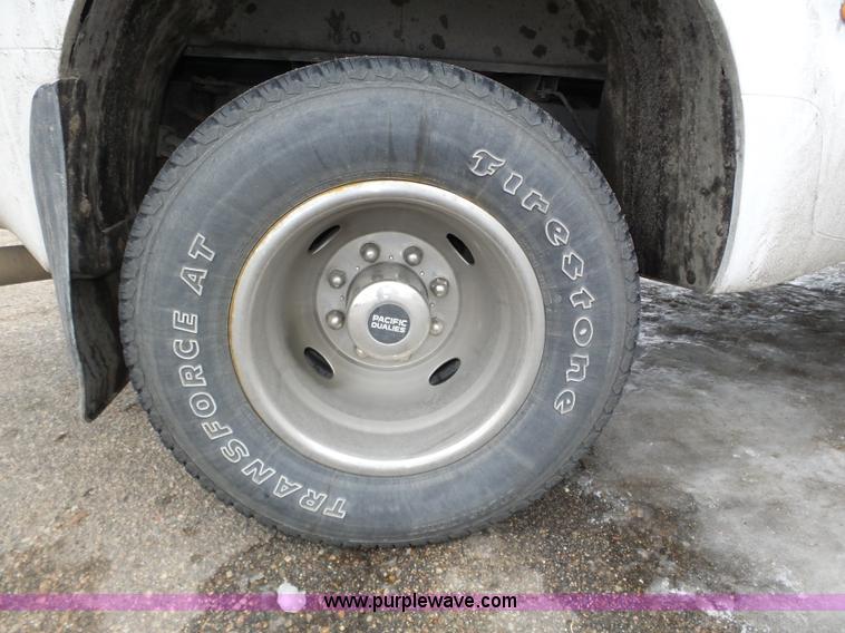 image for item J8847 2008 Ford F350 Super Duty XLT pickup truck