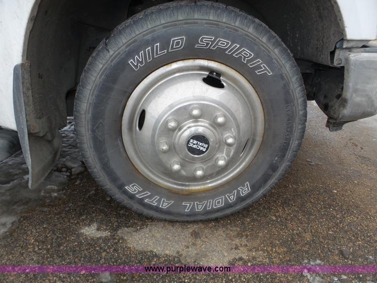 image for item J8847 2008 Ford F350 Super Duty XLT pickup truck