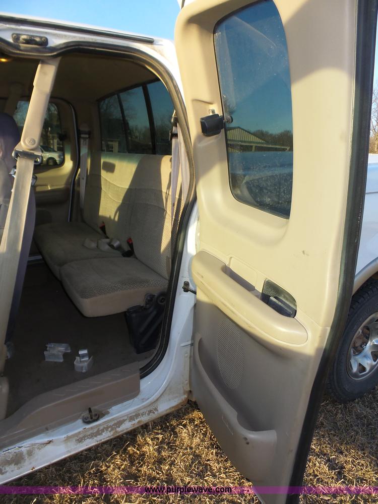 image for item J8894 2000 Ford F150 XLT 7700 SuperCab pickup truck