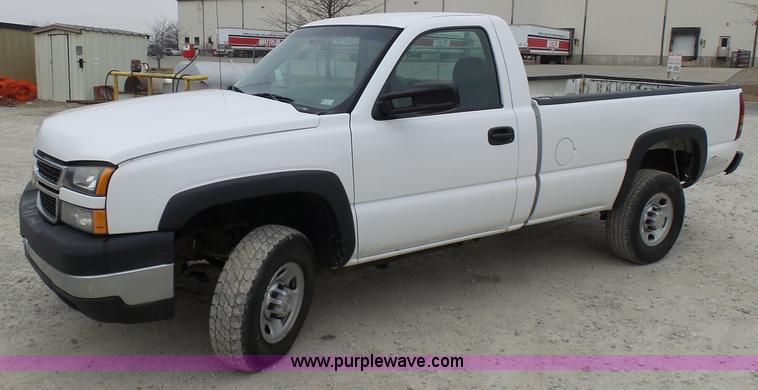 image for item K4259 2007 Chevrolet Silverado 2500 pickup truck
