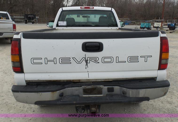 image for item K4259 2007 Chevrolet Silverado 2500 pickup truck