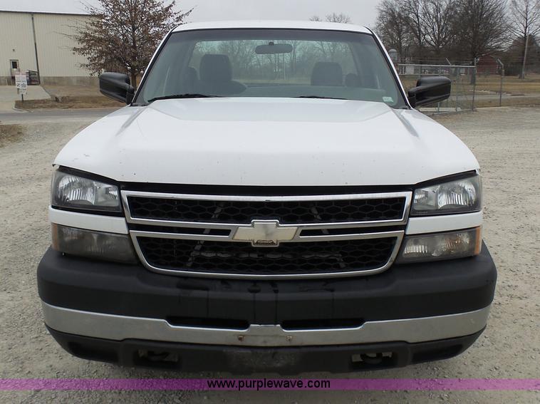 image for item K4259 2007 Chevrolet Silverado 2500 pickup truck