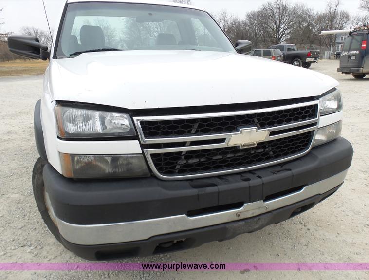 image for item K4259 2007 Chevrolet Silverado 2500 pickup truck